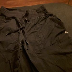 Lululemon strechy pants size M lightly used